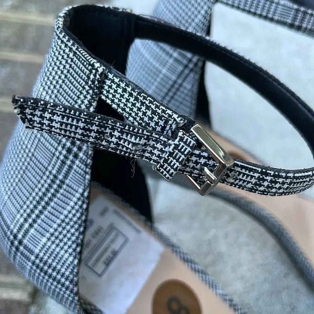 Aldo Black and White Glen Plaid Heels. Size 8.